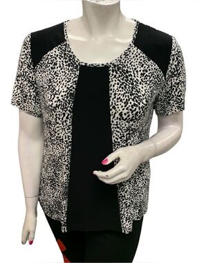 Victoria Black & White Animal Print Short Sleeve Top Size XL